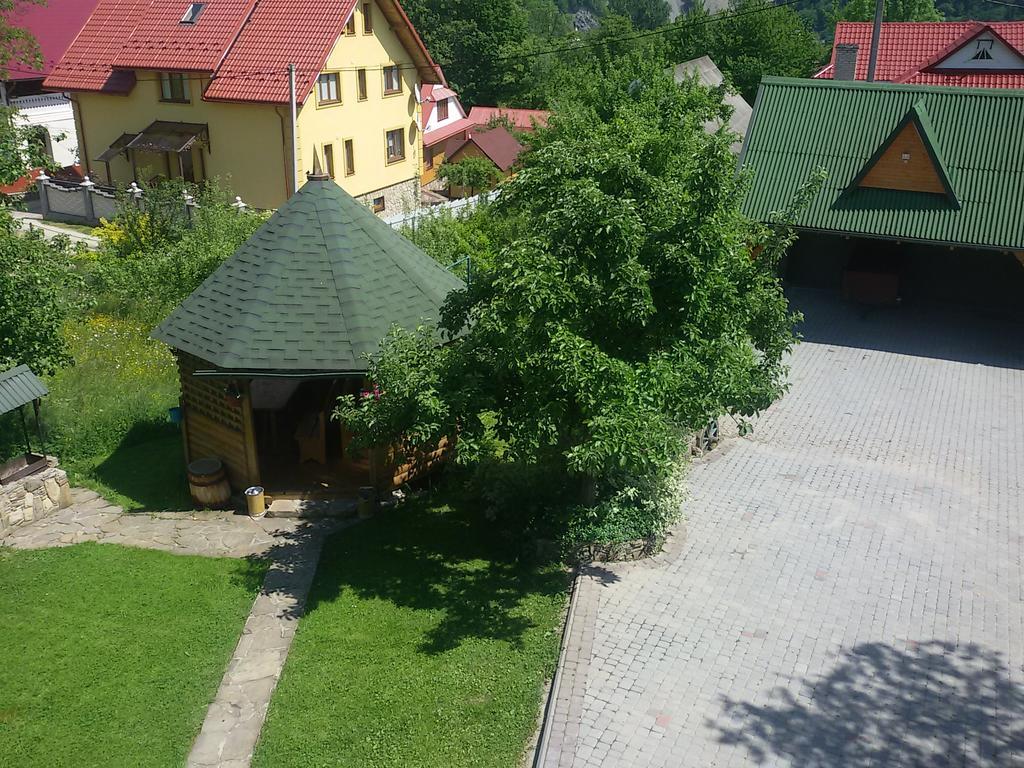 Guest House Zatishniy Dvir Jaremtsje Eksteriør bilde