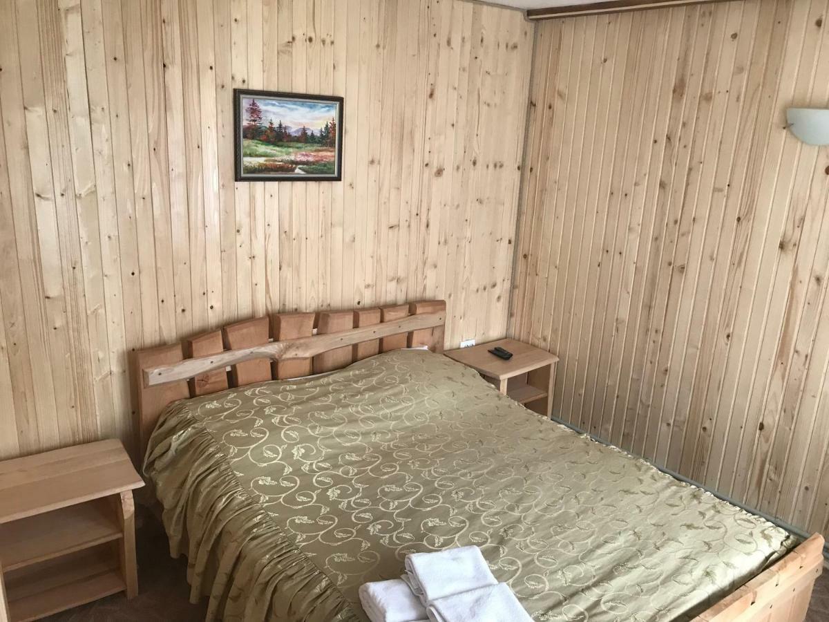 Guest House Zatishniy Dvir Jaremtsje Eksteriør bilde