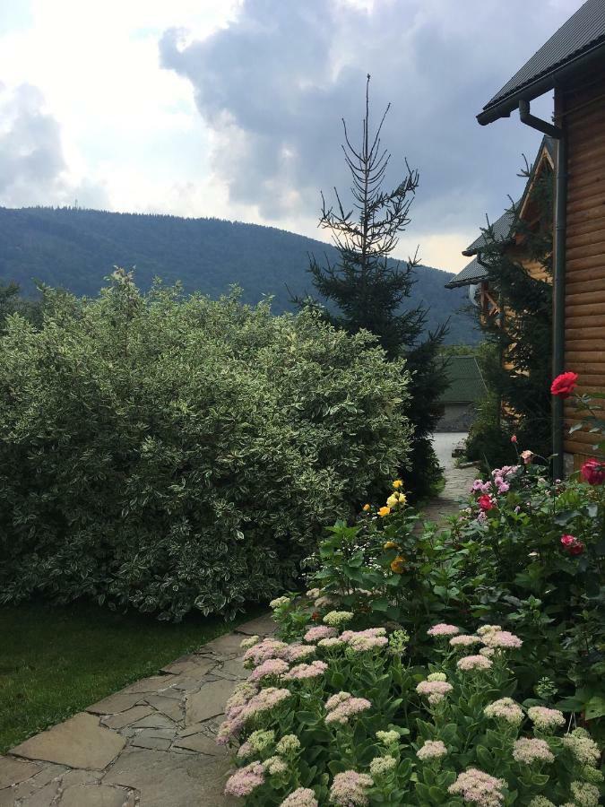 Guest House Zatishniy Dvir Jaremtsje Eksteriør bilde