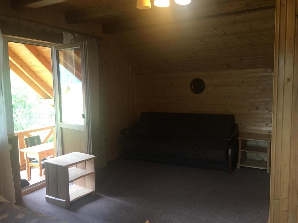 Guest House Zatishniy Dvir Jaremtsje Eksteriør bilde